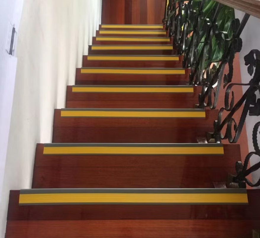 Anti-slip strip for stairs