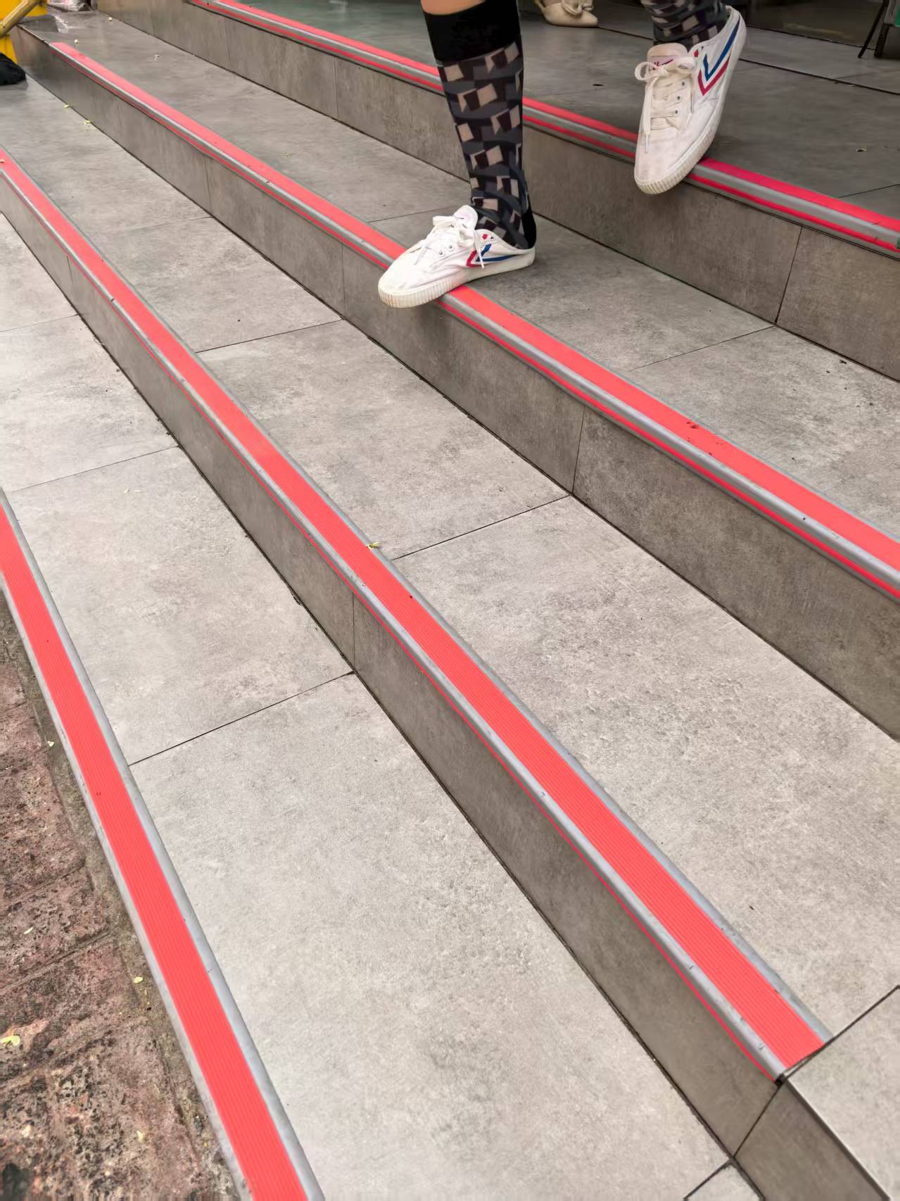 Anti-slip strip for stairs
